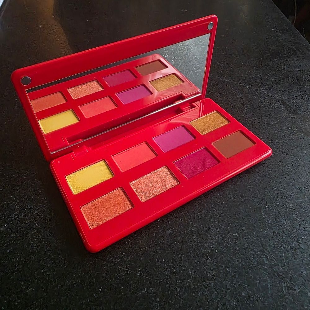 Artist Couture Caliente Eyeshadow Palette